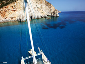 Archipel Club's Pahi yacht cruising the Greek islands